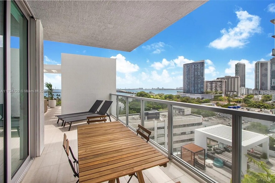 Building Photo - 3900 Biscayne Blvd