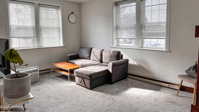 Building Photo - 19 Leroy Pl