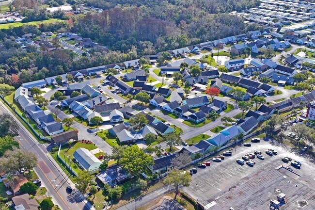 Building Photo - 6634 Hickorywood Ln