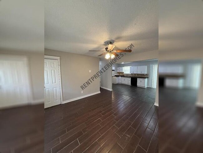 Building Photo - 124 Karen Cove