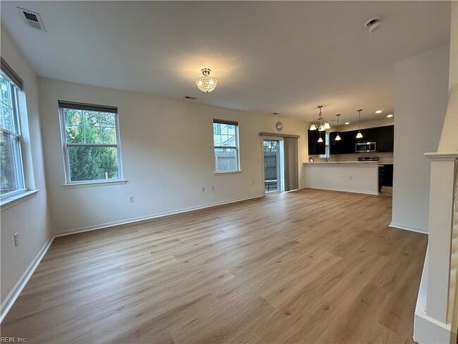 Building Photo - 2802 Rowling Wy