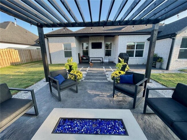 Building Photo - 2014 W Chandler Ave