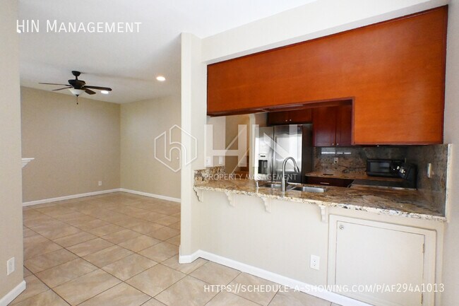 Building Photo - 527 Arbor Way