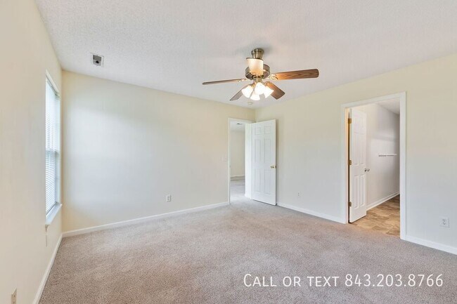 Building Photo - 202 Saturn Ct