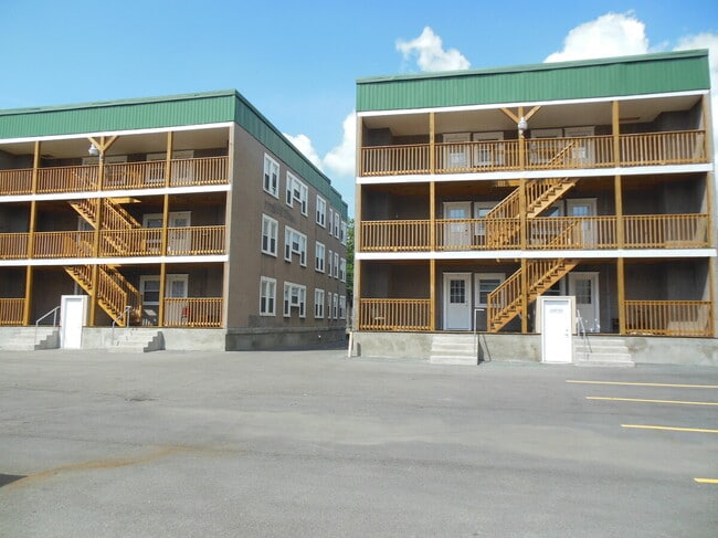 Building Photo - 207 Main St.