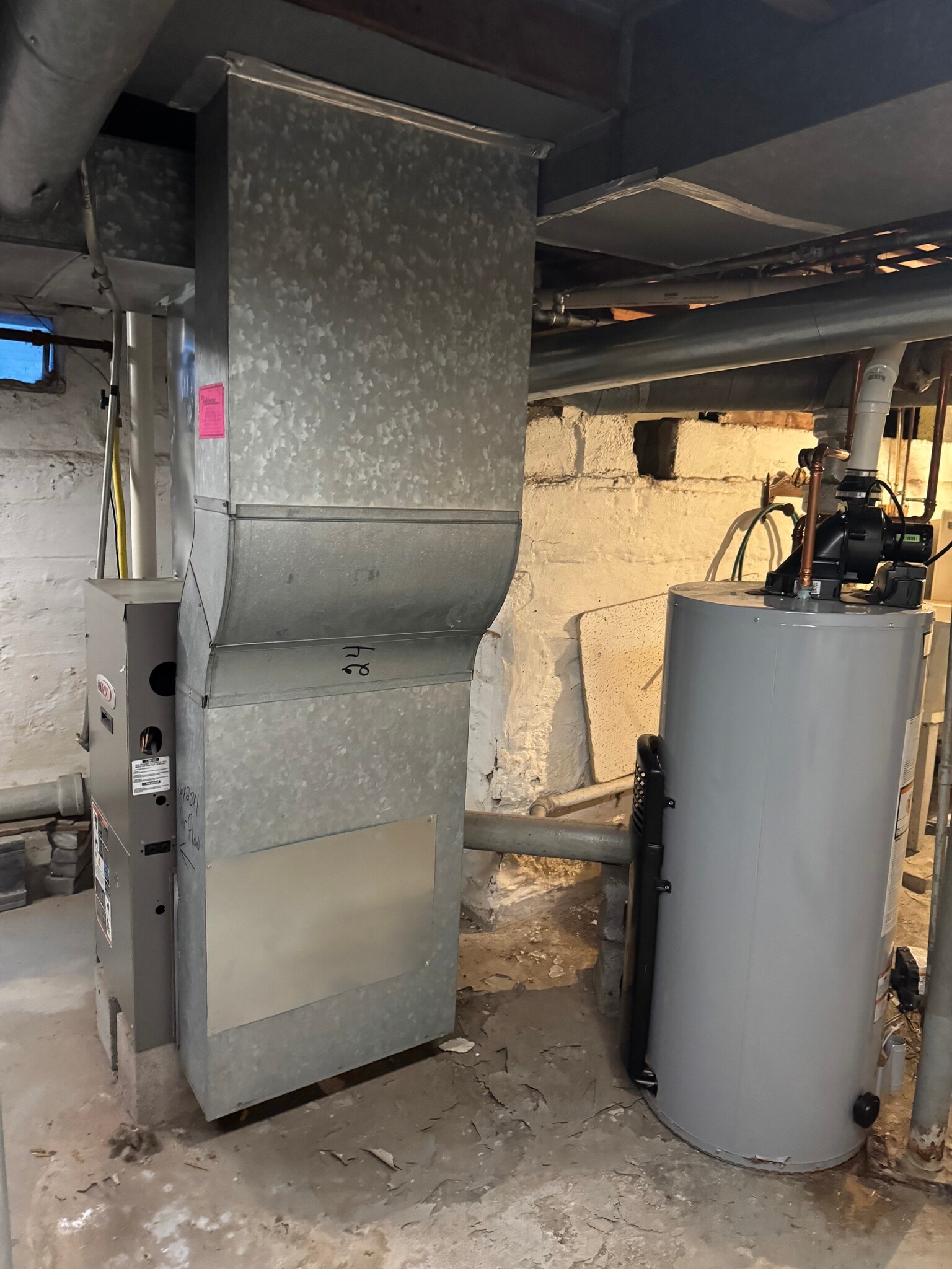 Building Photo - 109 Crysler St