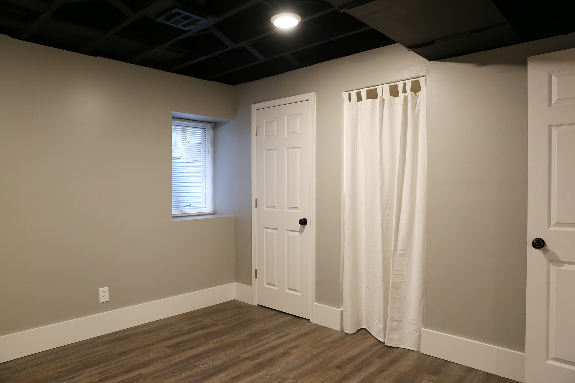 bedroom #3 - 1511 Leavenworth St