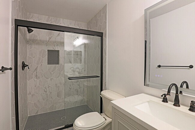 Building Photo - Cypress Landing 8291