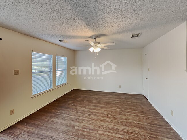 Building Photo - 8447 Mannington Pl