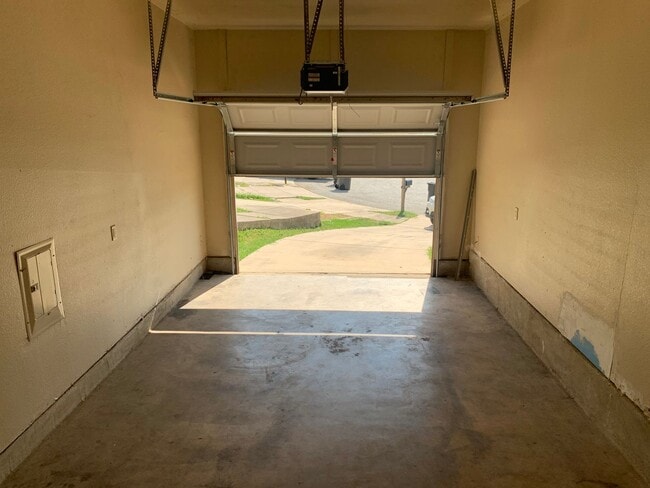 Building Photo - *MOVE IN SPECIAL* Spacious 3BR Two-Story Near Lackland AFB with Fenced Backyard