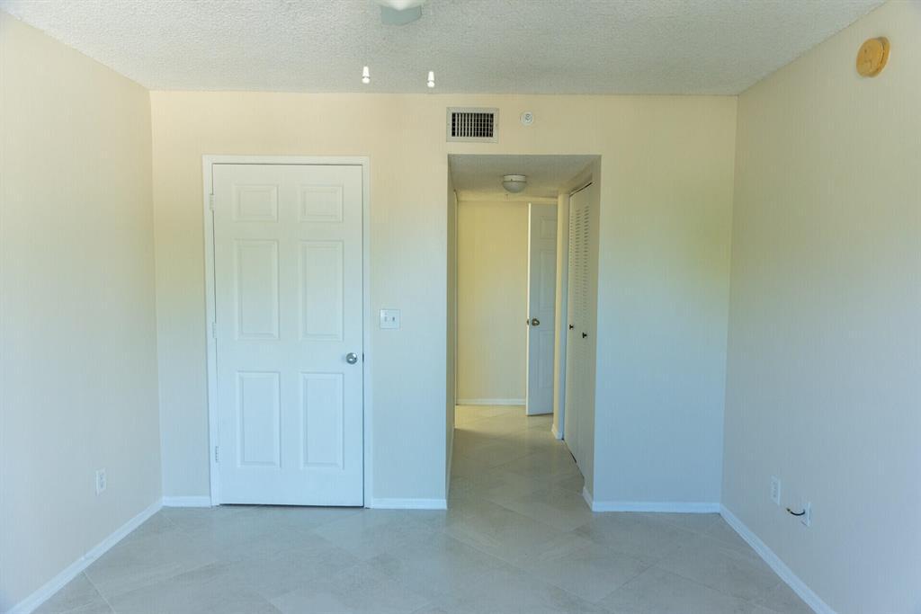 Building Photo - 2600 S University Dr