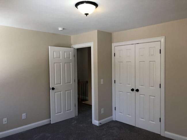 Building Photo - 22 Valley Forge Cir