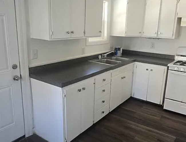 Building Photo - Cute 2 bedroom in East Springfield