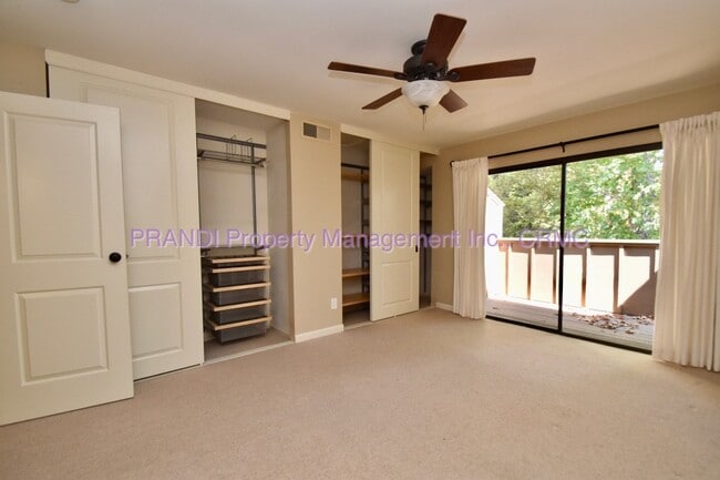 Building Photo - Lovely 3-Bedroom Townhouse in Desirable Pa...