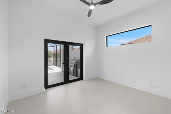 Building Photo - 4333 SW 16th Pl