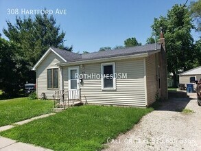 Building Photo - Great 2 Bedroom 1 Bath Home Laundry on Mai...