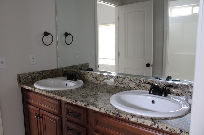 Building Photo - 135 Alicia Dr