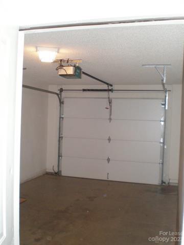 Building Photo - 153 Springwood Ln
