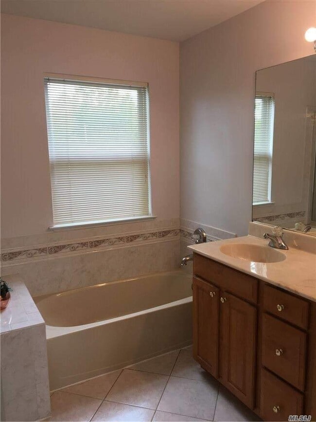 Building Photo - 47 Justin Cir