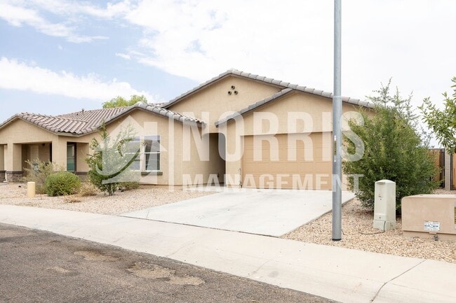 Building Photo - Beautiful Home, Perfect Location and Price