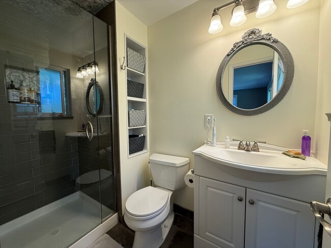 Building Photo - Beautifully Renovated Boulder Gem with Bac...