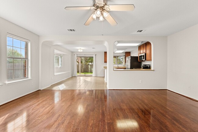 Building Photo - Westwood Subdivision / One Story / Culdesac / Ref, Washer & Dryer / Leander Schools