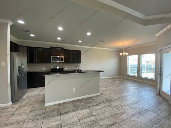 Building Photo - 818 Dunford Dr