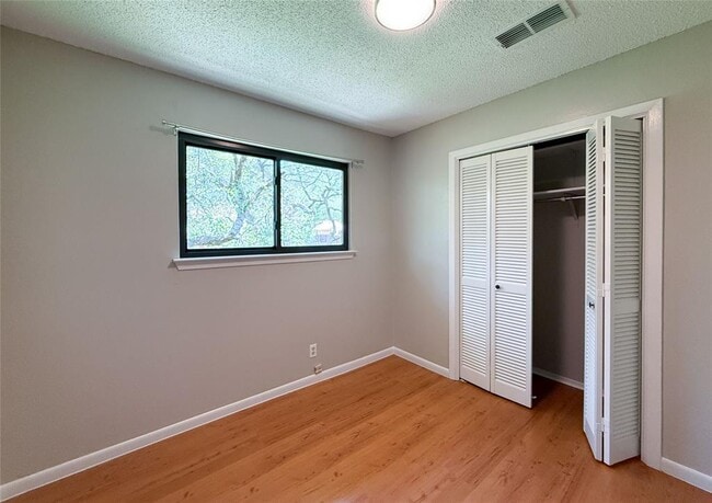 Building Photo - 8401 Loralinda Dr