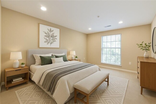 Building Photo - 28106 Plantation Dr NE