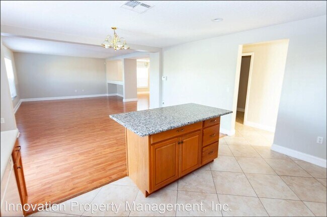 Building Photo - 4 br, 3 bath House - 12827 Oulton Cir
