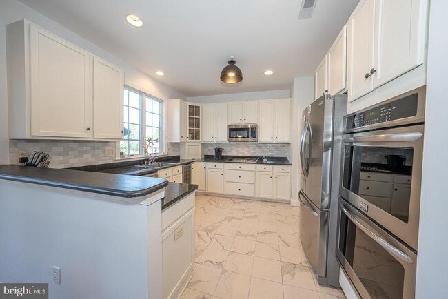Building Photo - 412 Merion Hill Ln