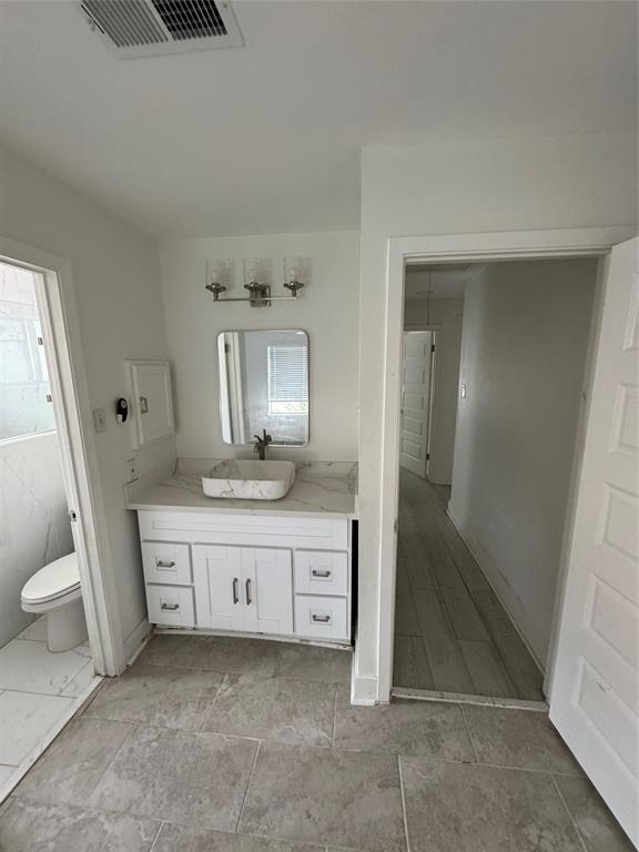 Building Photo - 3723 Westmeadow Dr