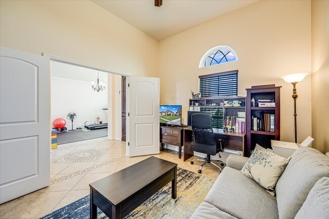 Building Photo - 7522 S Lake Dr