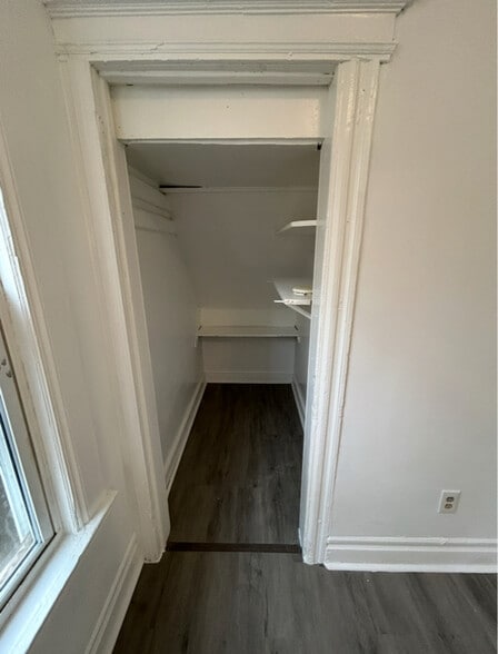 Building Photo - 148 Delavan Ave