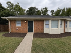 Building Photo - NOW LEASING FOR AUGUST OR JULY 2026! 1/2 DEPOSIT SPECIAL