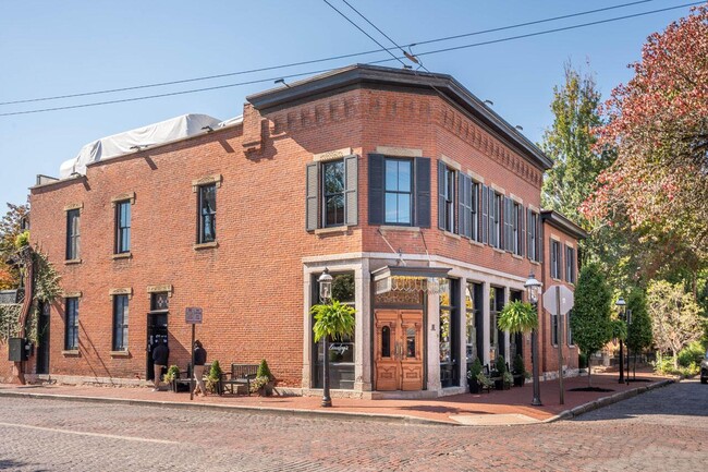 Building Photo - 6 Hanford St