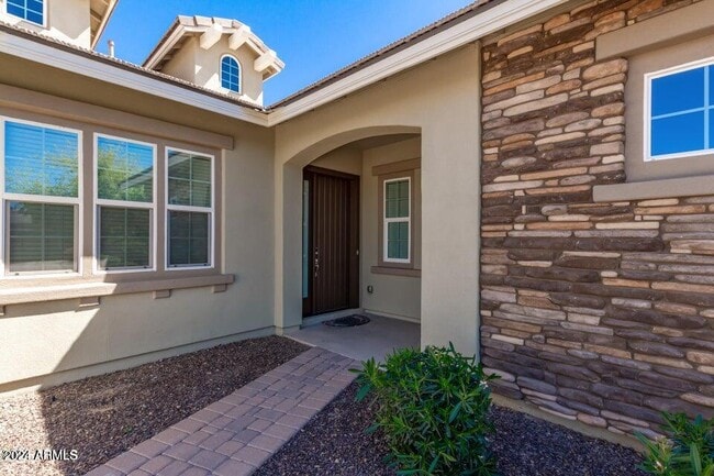 Building Photo - 13695 N 148th Dr