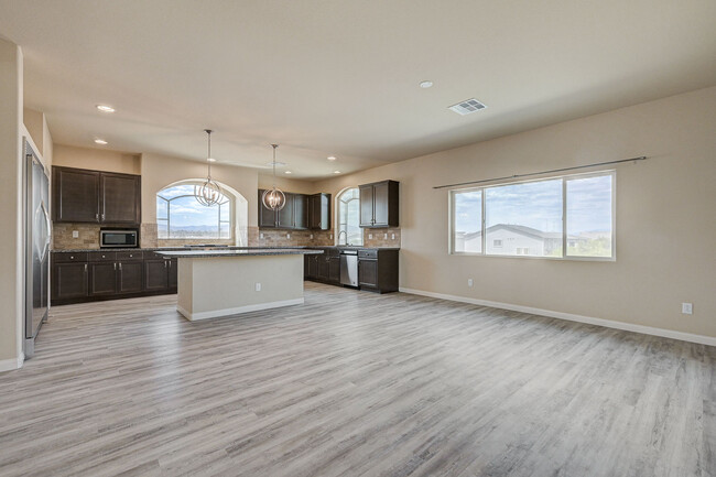 Building Photo - 706 Eros Ct