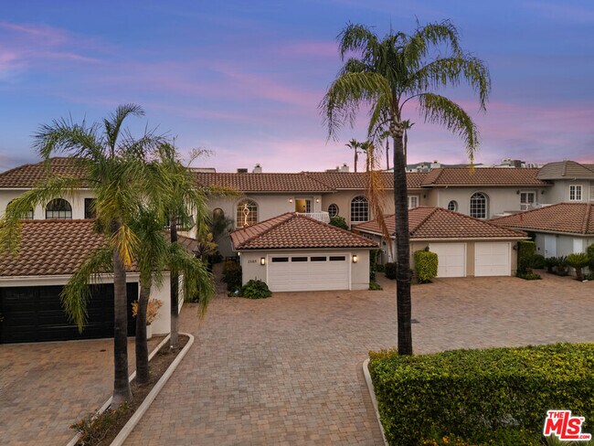 Building Photo - 2305 Canyonback Rd