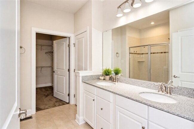 Building Photo - 2516 Adele Ct