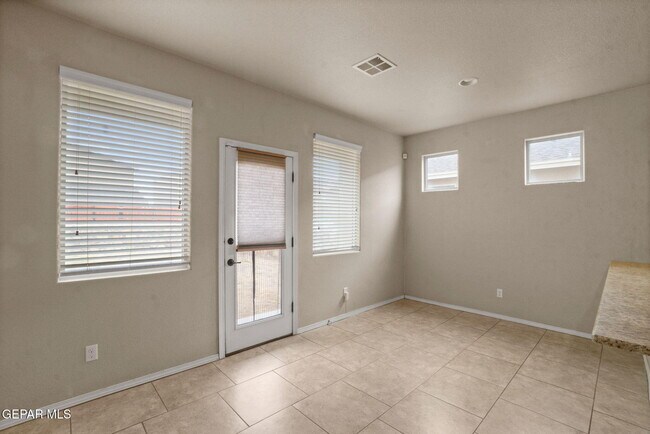 Building Photo - 3836 Loma Cristobal