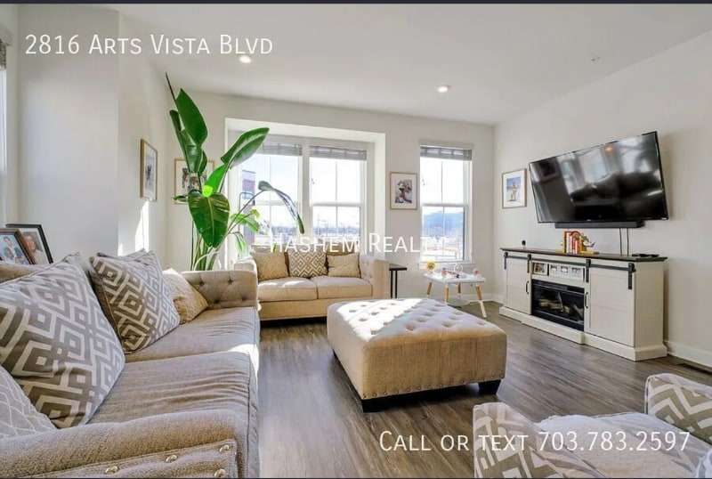 Building Photo - 2816 Arts Vista Blvd