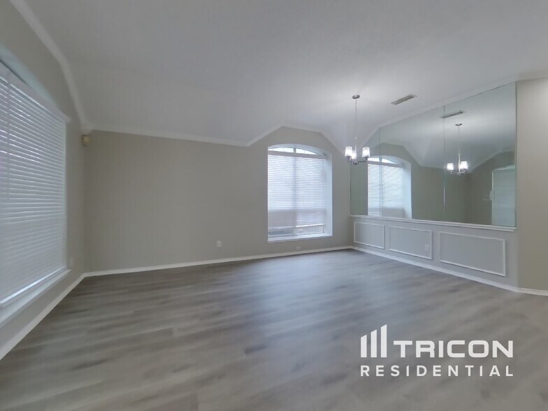 Building Photo - 5619 Indian Hill Dr