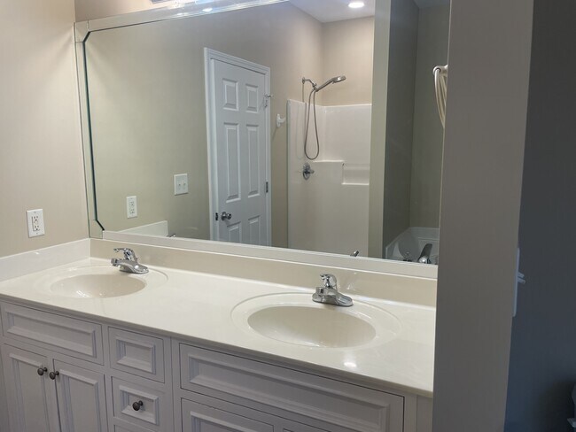 Building Photo - 281 White Water Loop