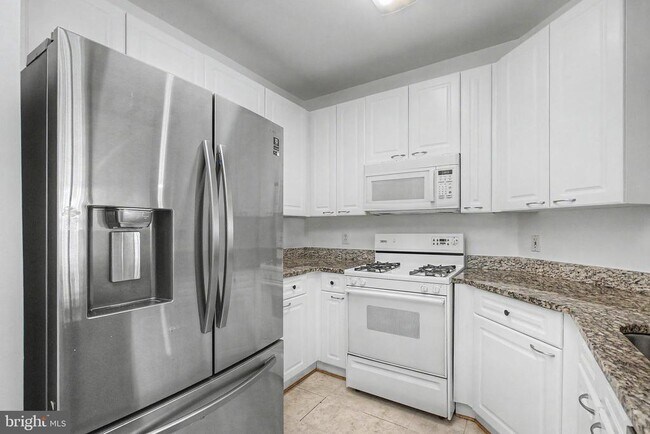 Building Photo - 2711 Bellforest Ct