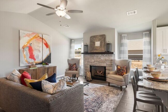 Building Photo - Craftsman-Style Home | 4 Bed, 2.5 Bath | 2...