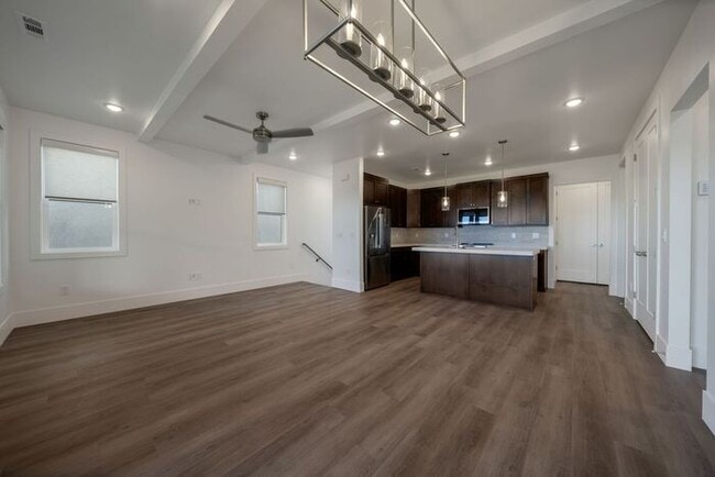 Building Photo - SPECTACULAR VIEWS, MIL APT, BRAND NEW MOUN...