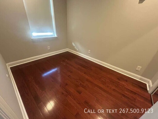 Building Photo - 1613 Frankford Ave