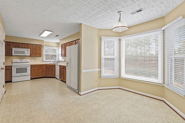 Building Photo - 804 Lancaster Ln