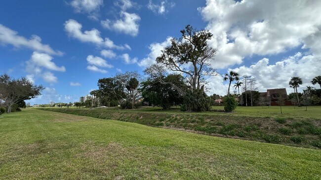Building Photo - 6594 Casabella Ln